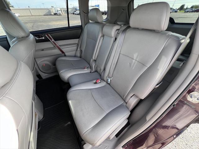 used 2013 Toyota Highlander car, priced at $11,750