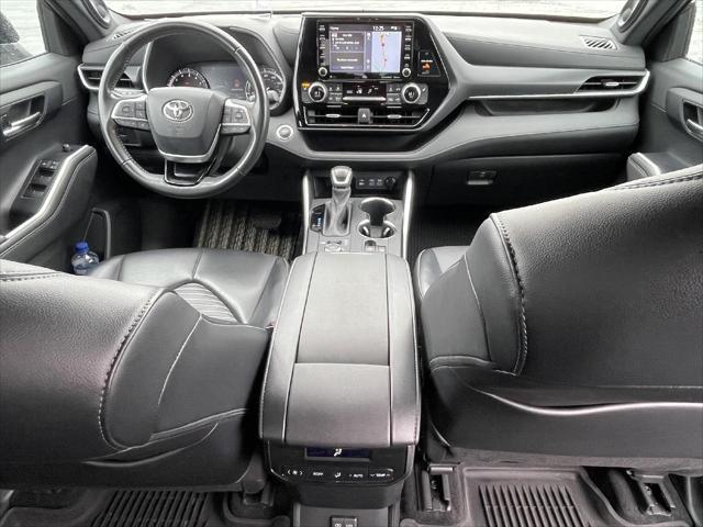 used 2022 Toyota Highlander car, priced at $41,000