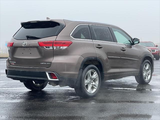 used 2018 Toyota Highlander car, priced at $29,500