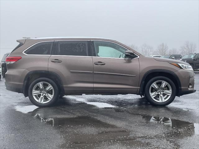 used 2018 Toyota Highlander car, priced at $29,500