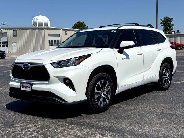 used 2020 Toyota Highlander Hybrid car, priced at $32,250