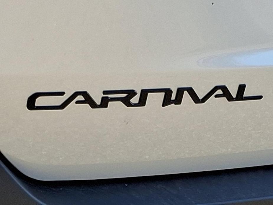 new 2025 Kia Carnival Hybrid car, priced at $53,280