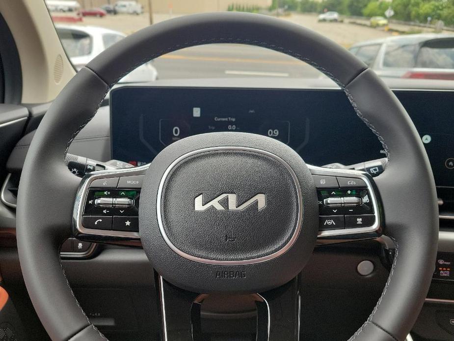 new 2025 Kia Carnival car, priced at $49,723