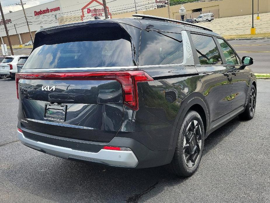 new 2025 Kia Carnival car, priced at $41,593