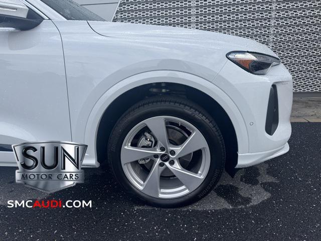 new 2025 Audi Q5 car, priced at $62,080