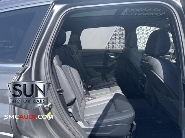 new 2025 Audi Q7 car, priced at $72,440