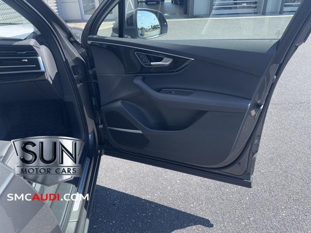 new 2025 Audi Q7 car, priced at $72,440