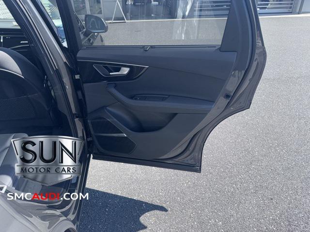 new 2025 Audi Q7 car, priced at $72,440