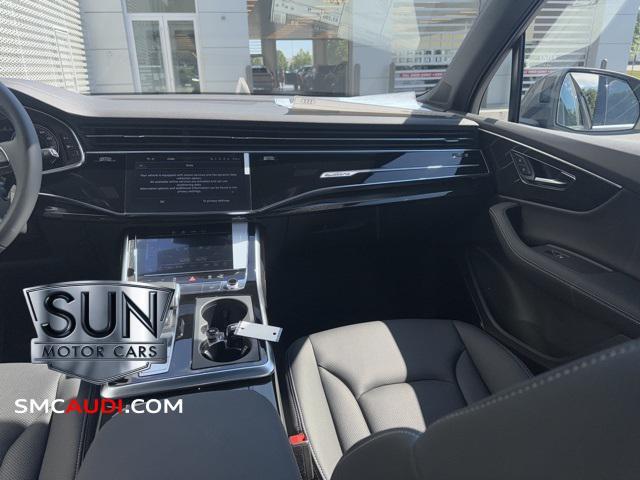 new 2025 Audi Q7 car, priced at $72,440