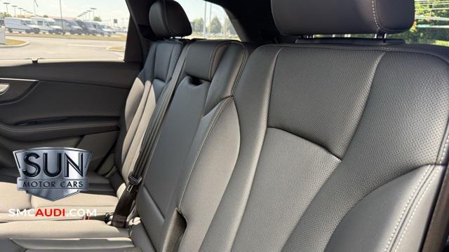 new 2025 Audi Q7 car, priced at $72,440