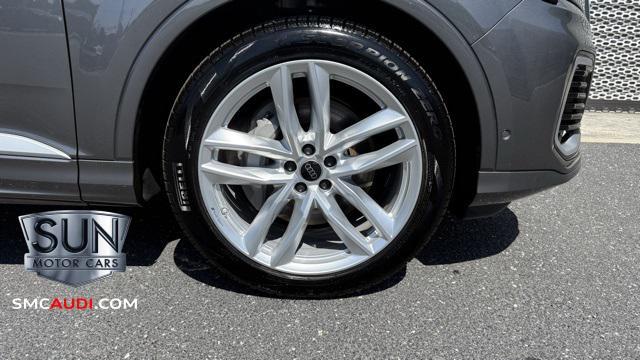 new 2025 Audi Q7 car, priced at $72,440