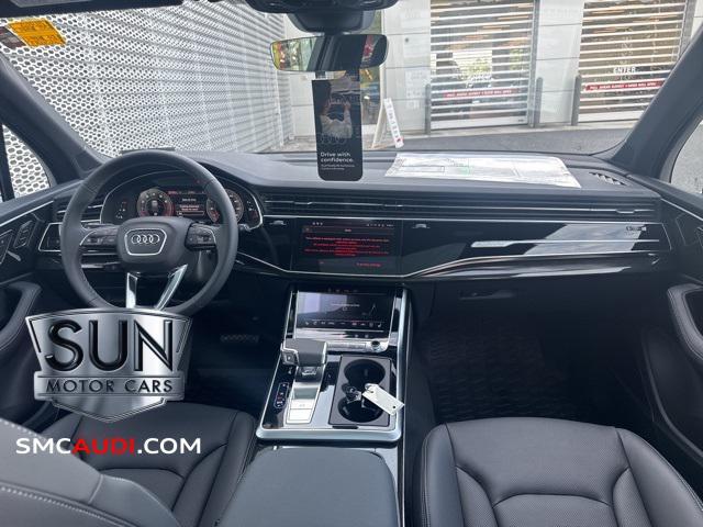 new 2025 Audi Q7 car, priced at $72,350