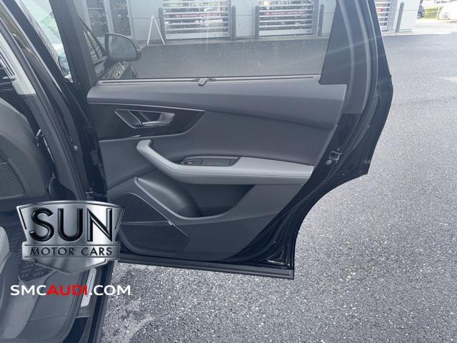 new 2025 Audi Q7 car, priced at $73,450