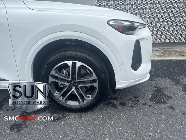 new 2025 Audi Q5 car, priced at $52,988
