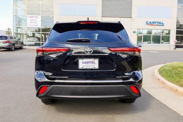 used 2022 Toyota Highlander car, priced at $34,444