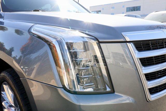 used 2019 Cadillac Escalade ESV car, priced at $35,844