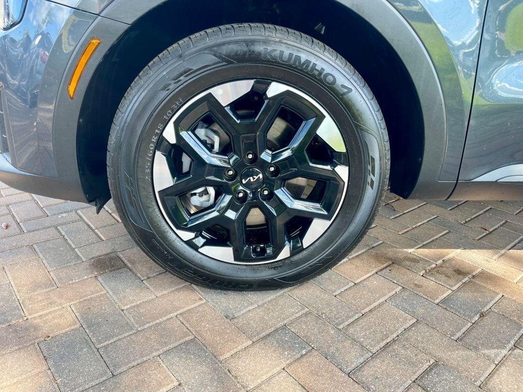 used 2024 Kia Sorento car, priced at $29,885