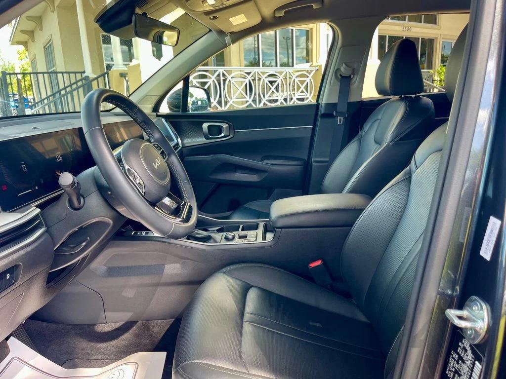 used 2024 Kia Sorento car, priced at $29,885