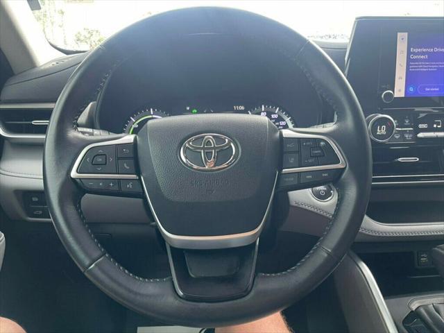 used 2023 Toyota Highlander Hybrid car, priced at $38,985