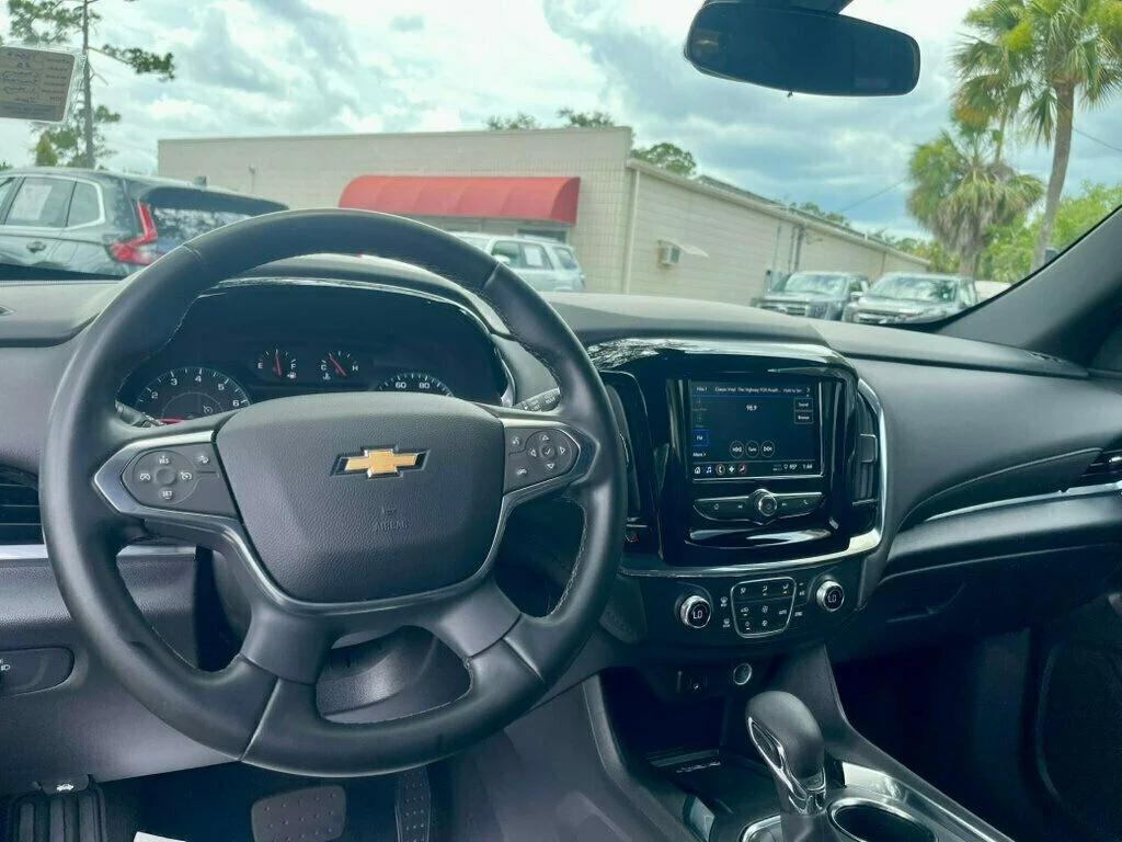 used 2023 Chevrolet Traverse car, priced at $31,785