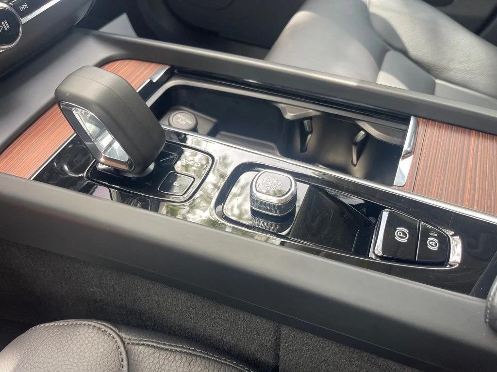 used 2024 Volvo XC60 car, priced at $47,985