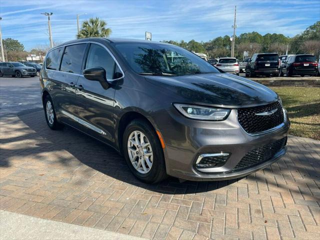 used 2023 Chrysler Pacifica car, priced at $24,250