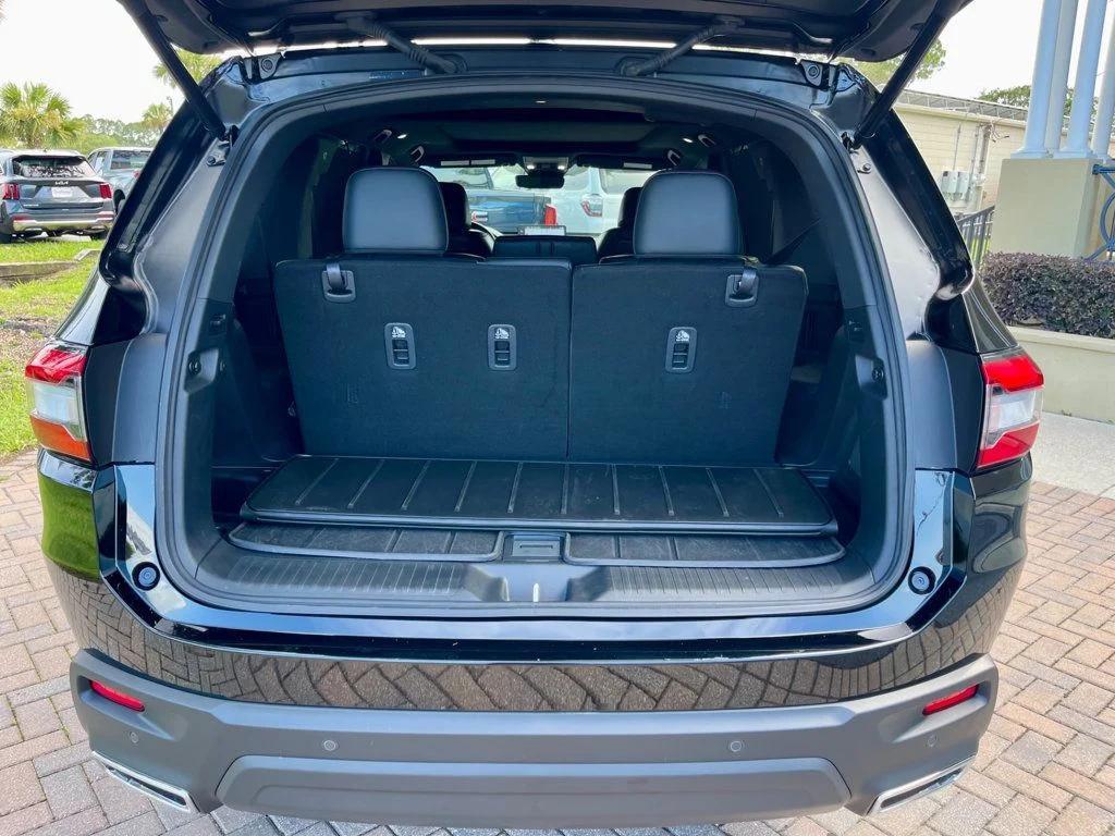 used 2025 Honda Pilot car, priced at $51,985