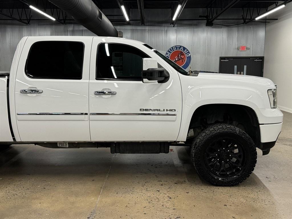 used 2014 GMC Sierra 2500 car, priced at $35,900