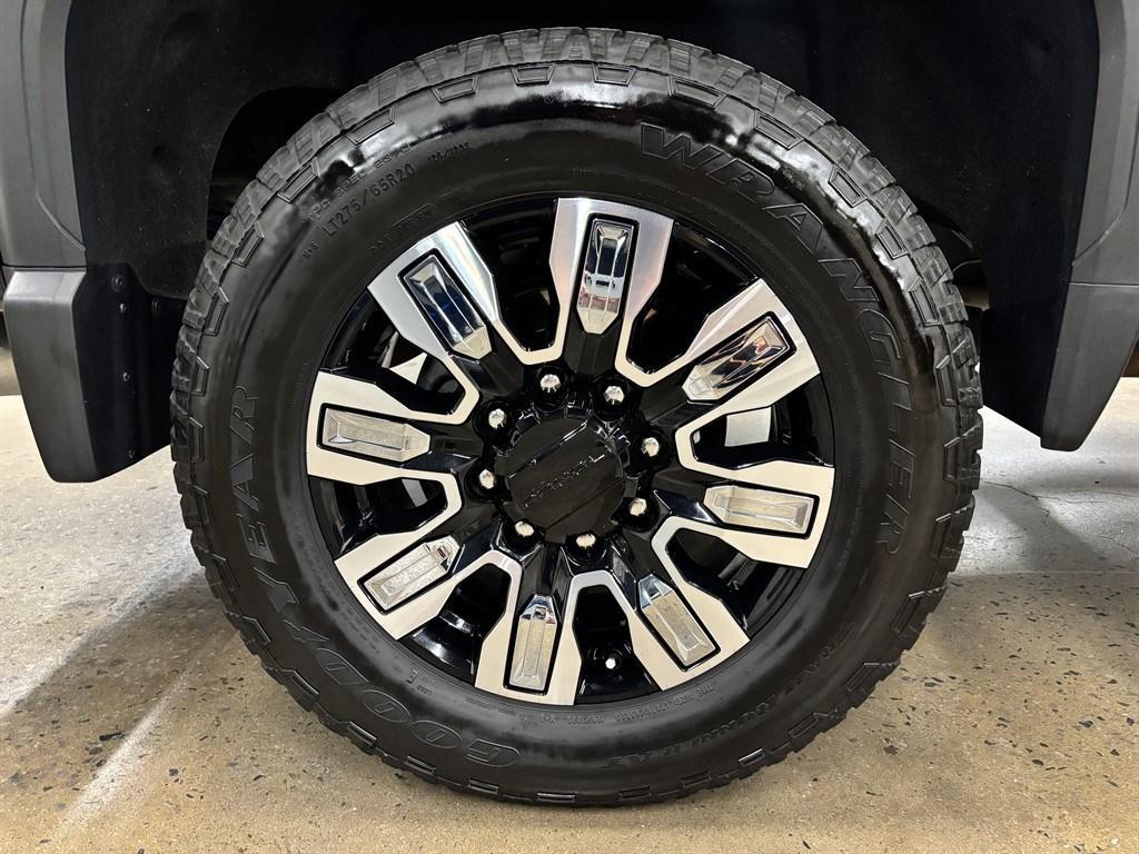 used 2022 GMC Sierra 2500 car, priced at $59,900