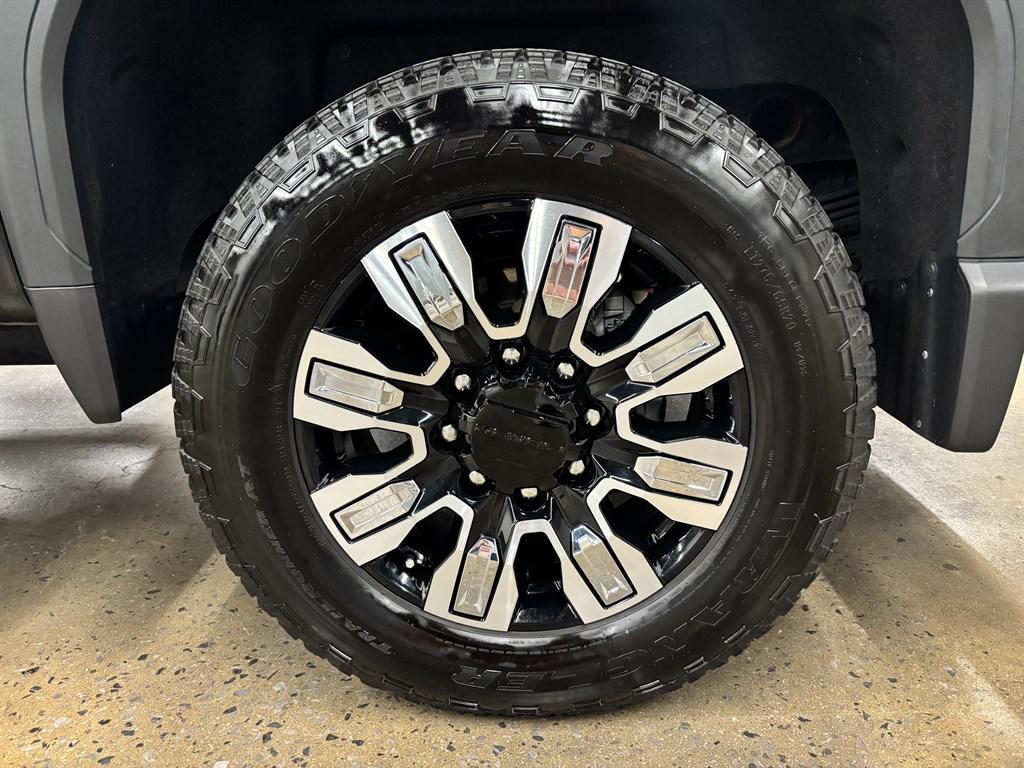 used 2022 GMC Sierra 2500 car, priced at $59,900