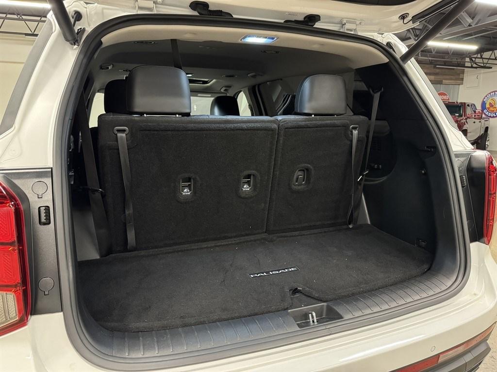 used 2024 Hyundai Palisade car, priced at $39,900