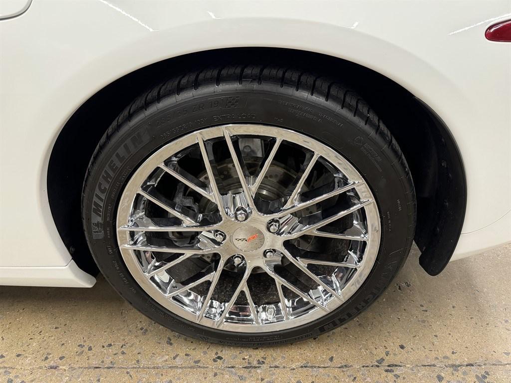 used 2005 Chevrolet Corvette car, priced at $24,900