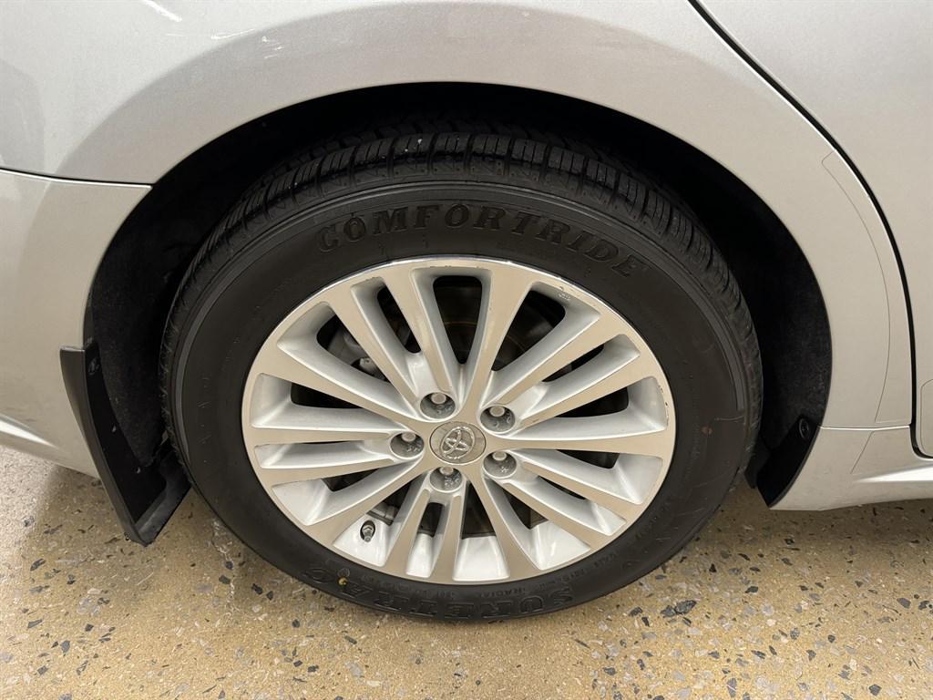 used 2015 Toyota Avalon Hybrid car, priced at $11,900