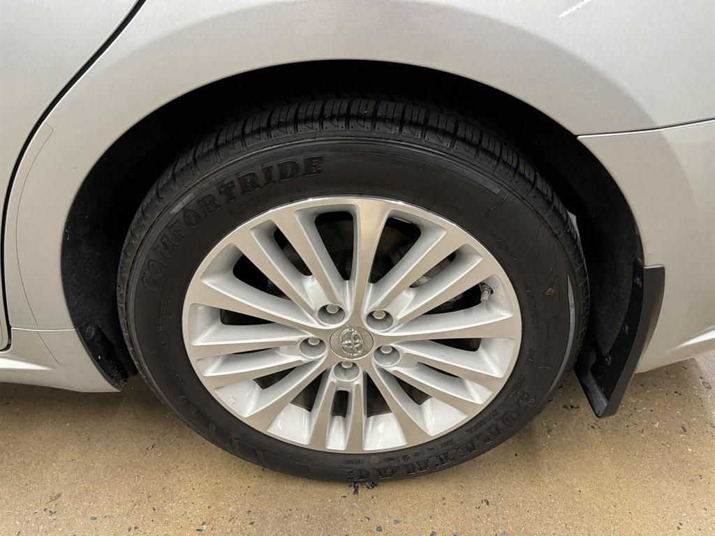 used 2015 Toyota Avalon Hybrid car, priced at $11,900