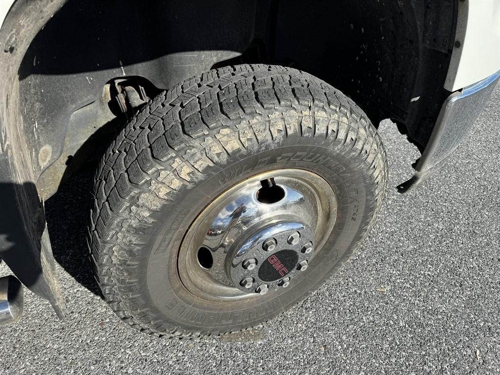 used 2009 GMC Sierra 3500 car, priced at $14,900