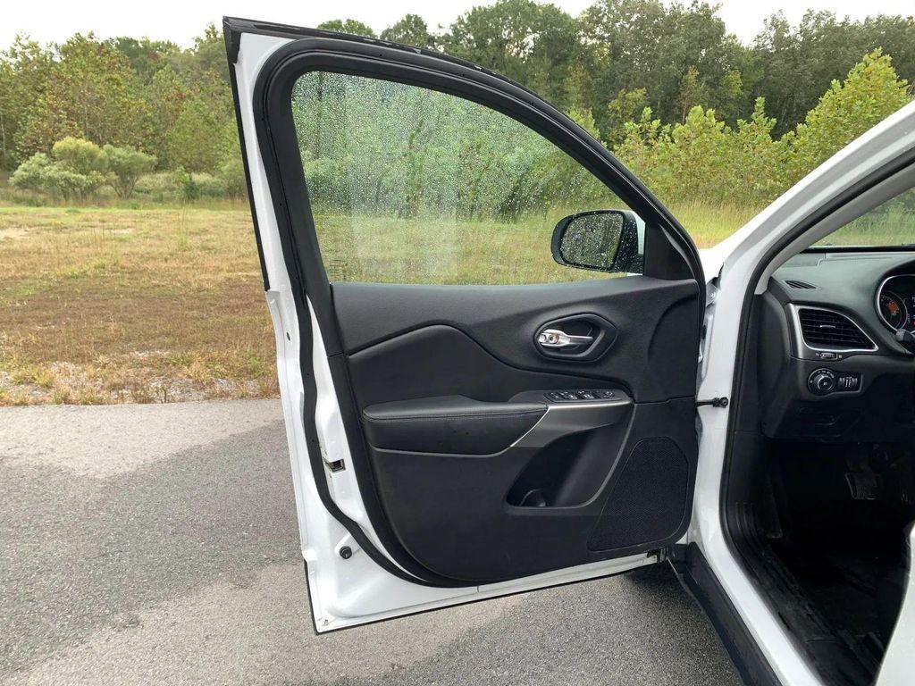 used 2019 Jeep Cherokee car, priced at $20,900