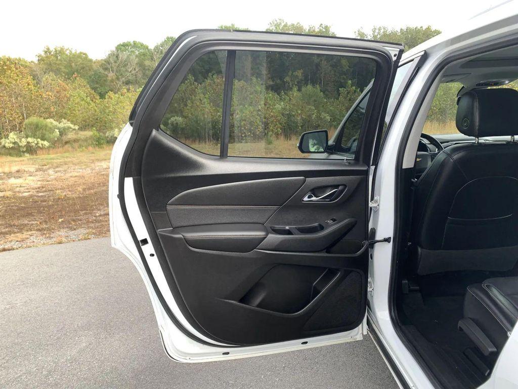 used 2019 Chevrolet Traverse car, priced at $23,900