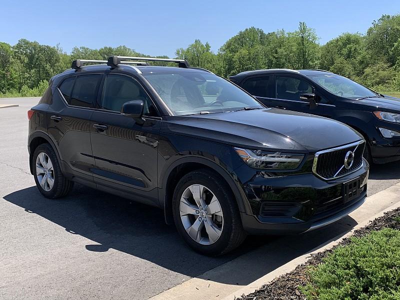 used 2020 Volvo XC40 car, priced at $29,900