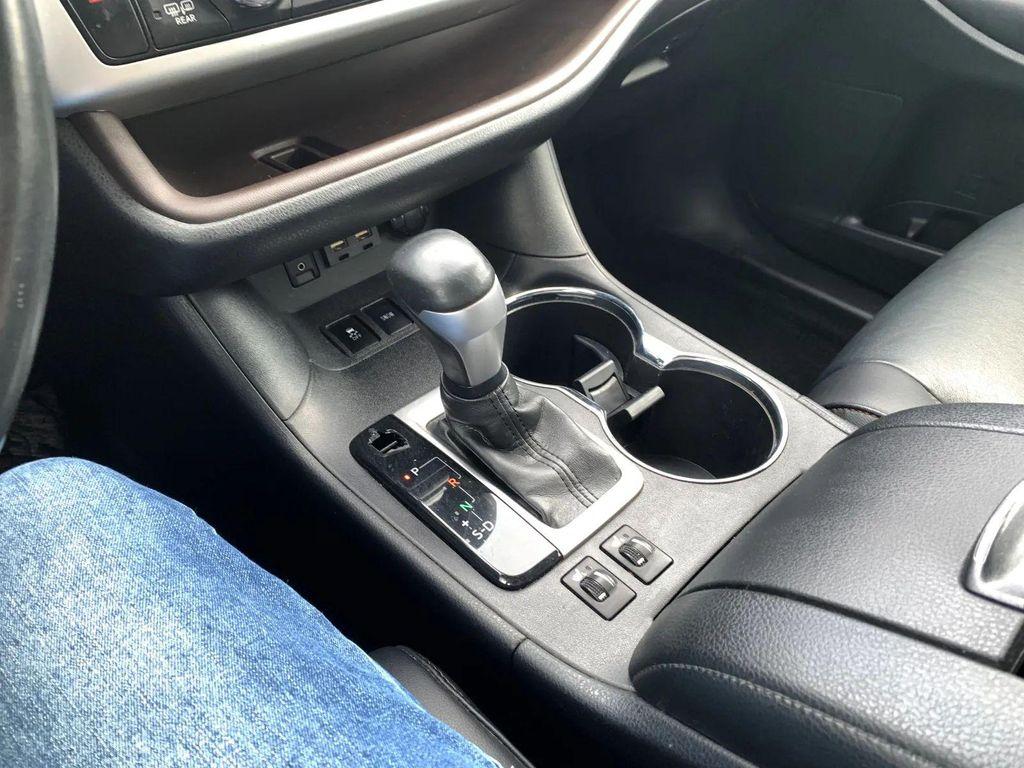 used 2019 Toyota Highlander car, priced at $26,900