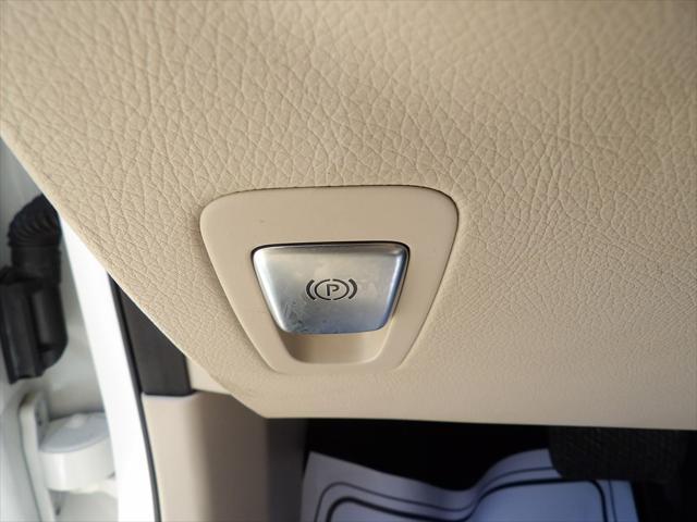 used 2018 Mercedes-Benz GLC 300 car, priced at $16,995