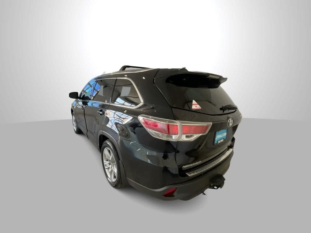 used 2016 Toyota Highlander car, priced at $17,056