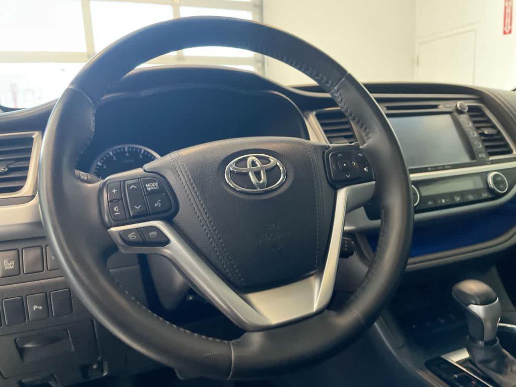 used 2016 Toyota Highlander car, priced at $17,056