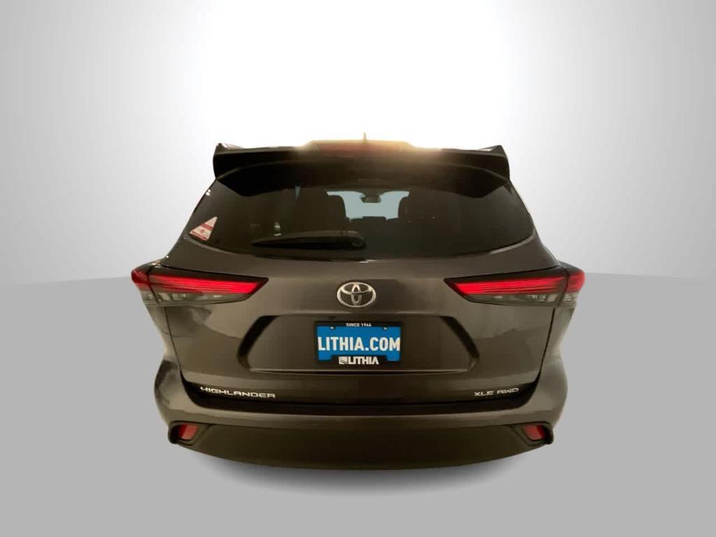 used 2021 Toyota Highlander car, priced at $30,092