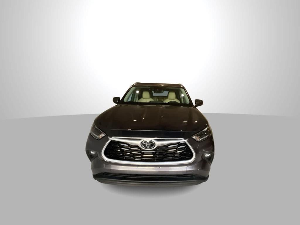 used 2021 Toyota Highlander car, priced at $30,092