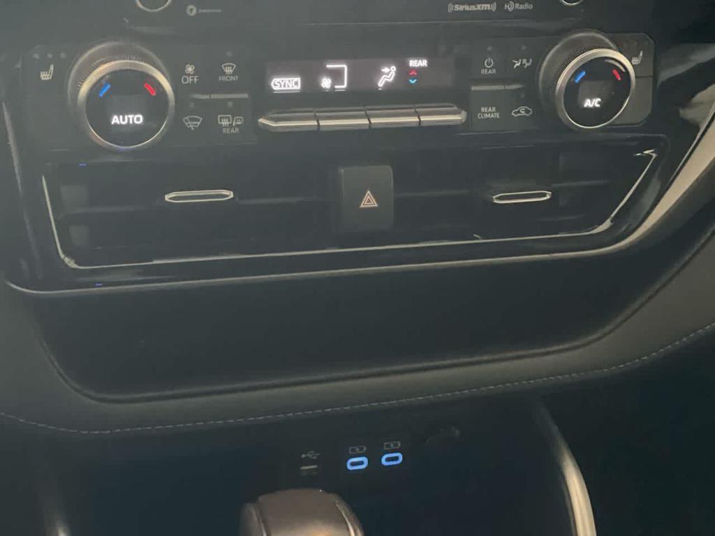used 2022 Toyota Highlander car, priced at $31,852
