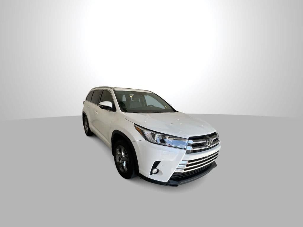 used 2018 Toyota Highlander car, priced at $28,905