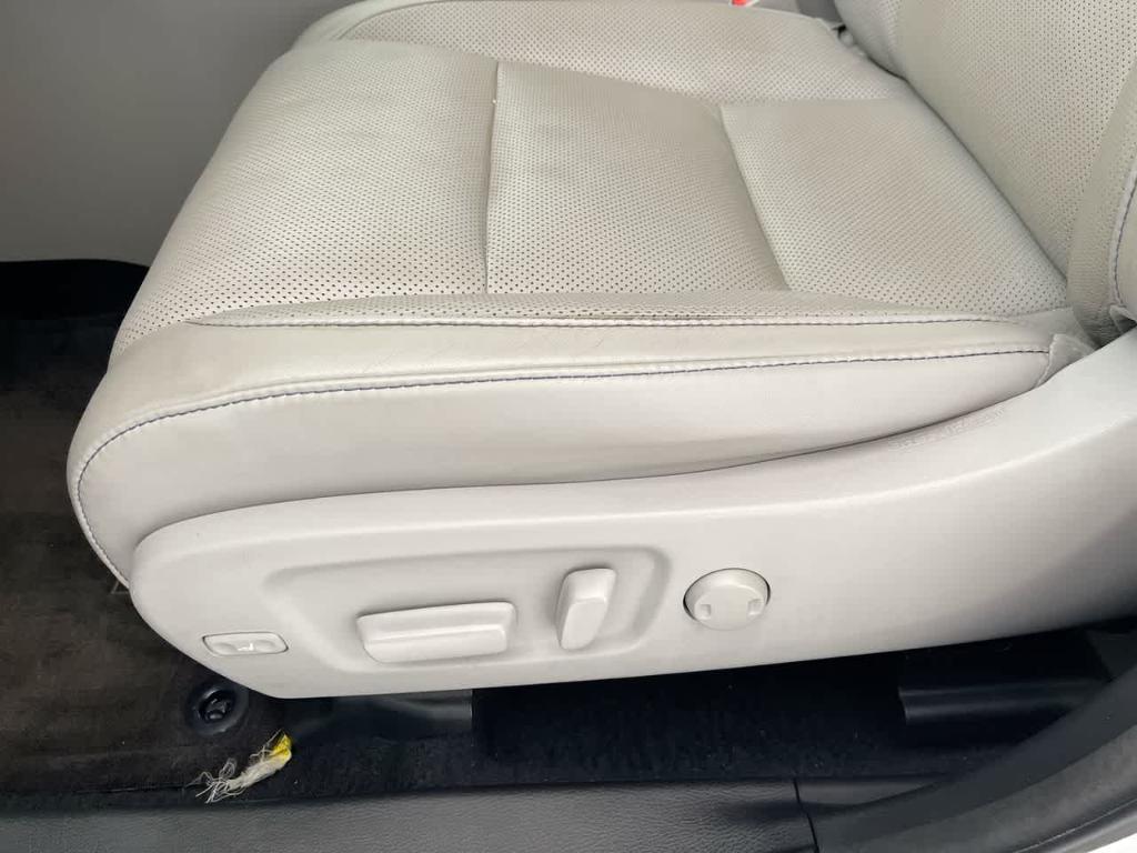 used 2018 Toyota Highlander car, priced at $28,905