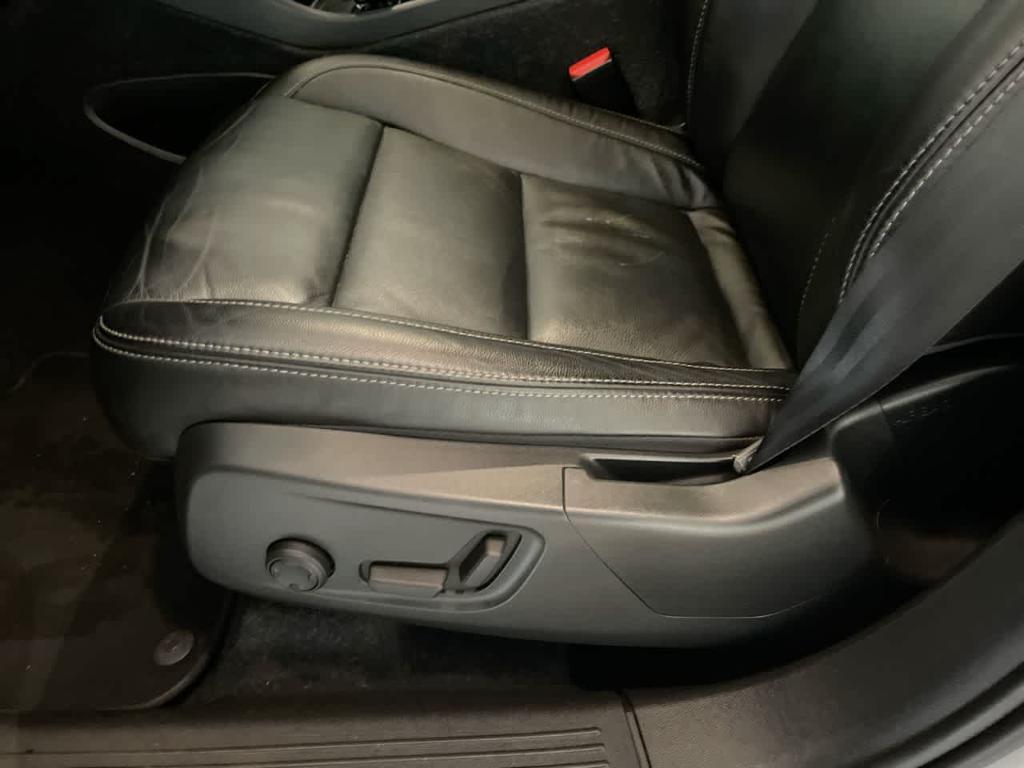 used 2022 Volvo XC40 car, priced at $19,031