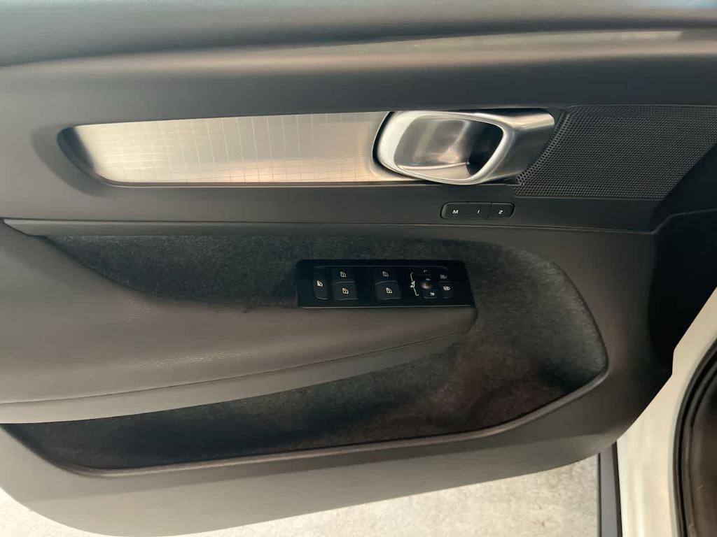 used 2022 Volvo XC40 car, priced at $19,031