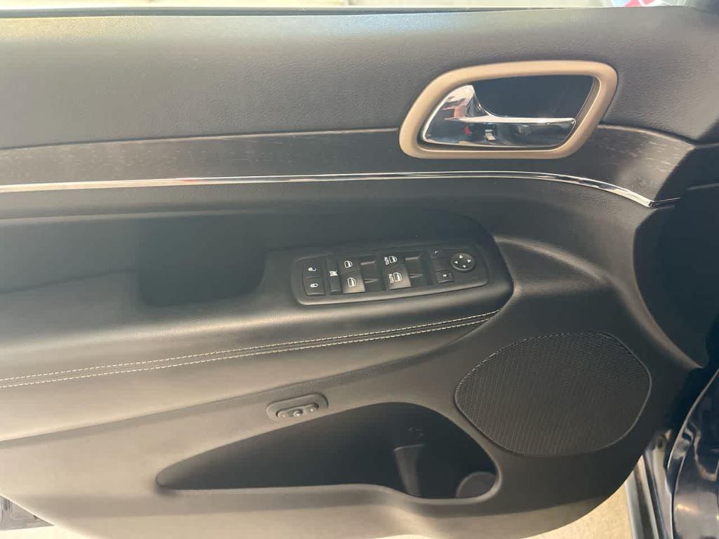 used 2017 Jeep Grand Cherokee car, priced at $13,787